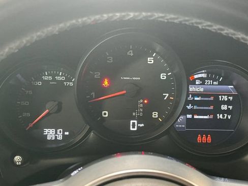 Used 2021 Porsche Macan image 32