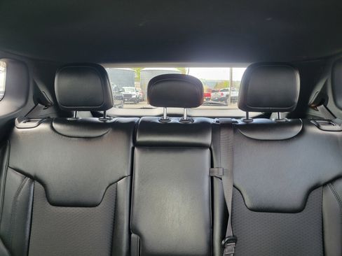 Used 2022 Jeep Compass Latitude AWD/4WD image 23