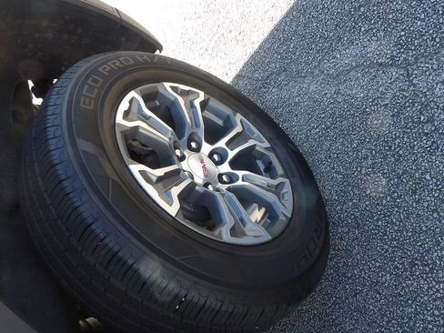 Used 2024 GMC Sierra 1500 SLT image 14