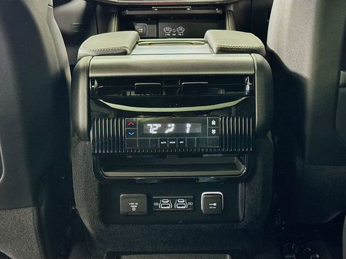 New 2026 Jeep Grand Wagoneer 4WD w/ Premium Group I image 27
