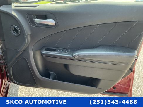 Used 2020 Dodge Charger SXT w/ Blacktop Package RWD image 12