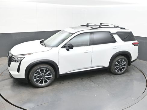 New 2026 Nissan Pathfinder Platinum AWD/4WD image 35