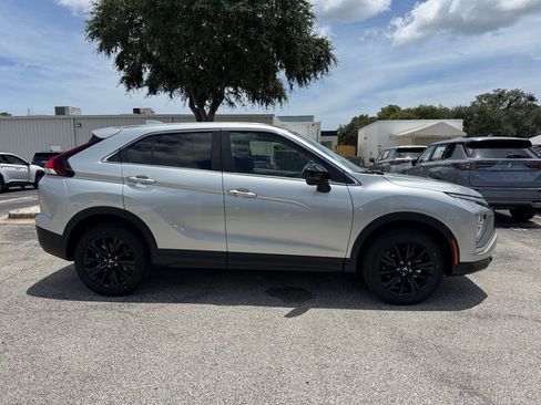 New 2025 Mitsubishi Eclipse Cross LE image 9