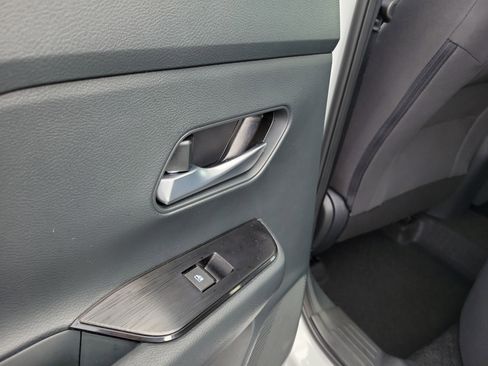 Certified 2025 Nissan Kicks SV w/ Charging Package image 13