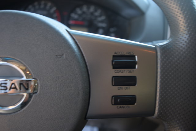 Used 2010 Nissan Frontier SE AWD/4WD image 16