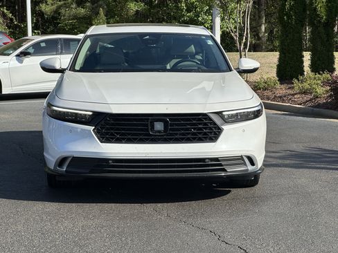 Used 2023 Honda Accord Touring image 3