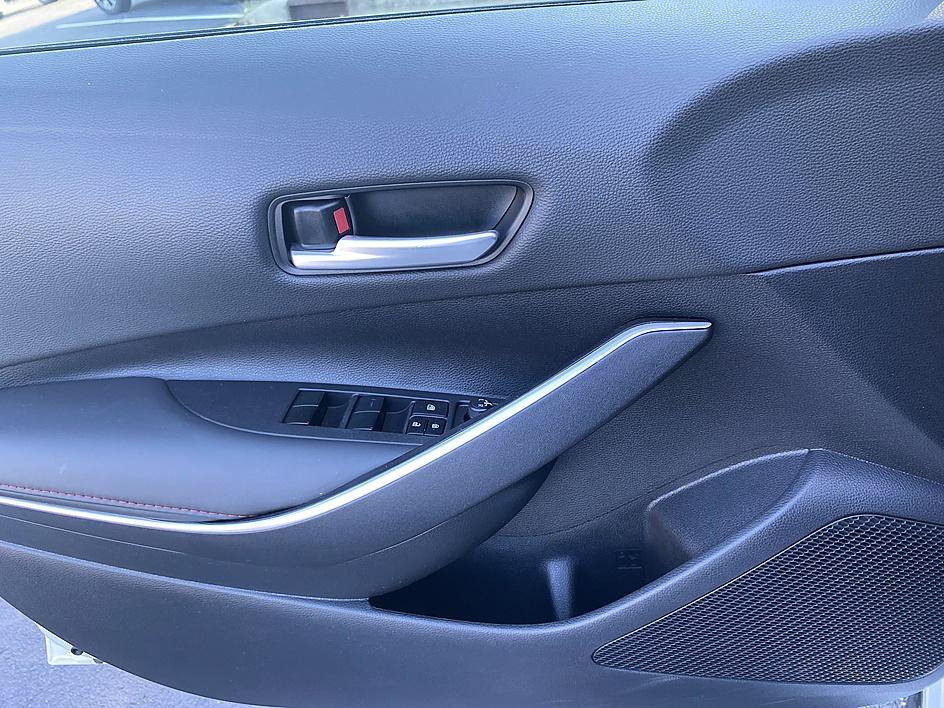 Certified 2025 Toyota Corolla SE FWD image 9