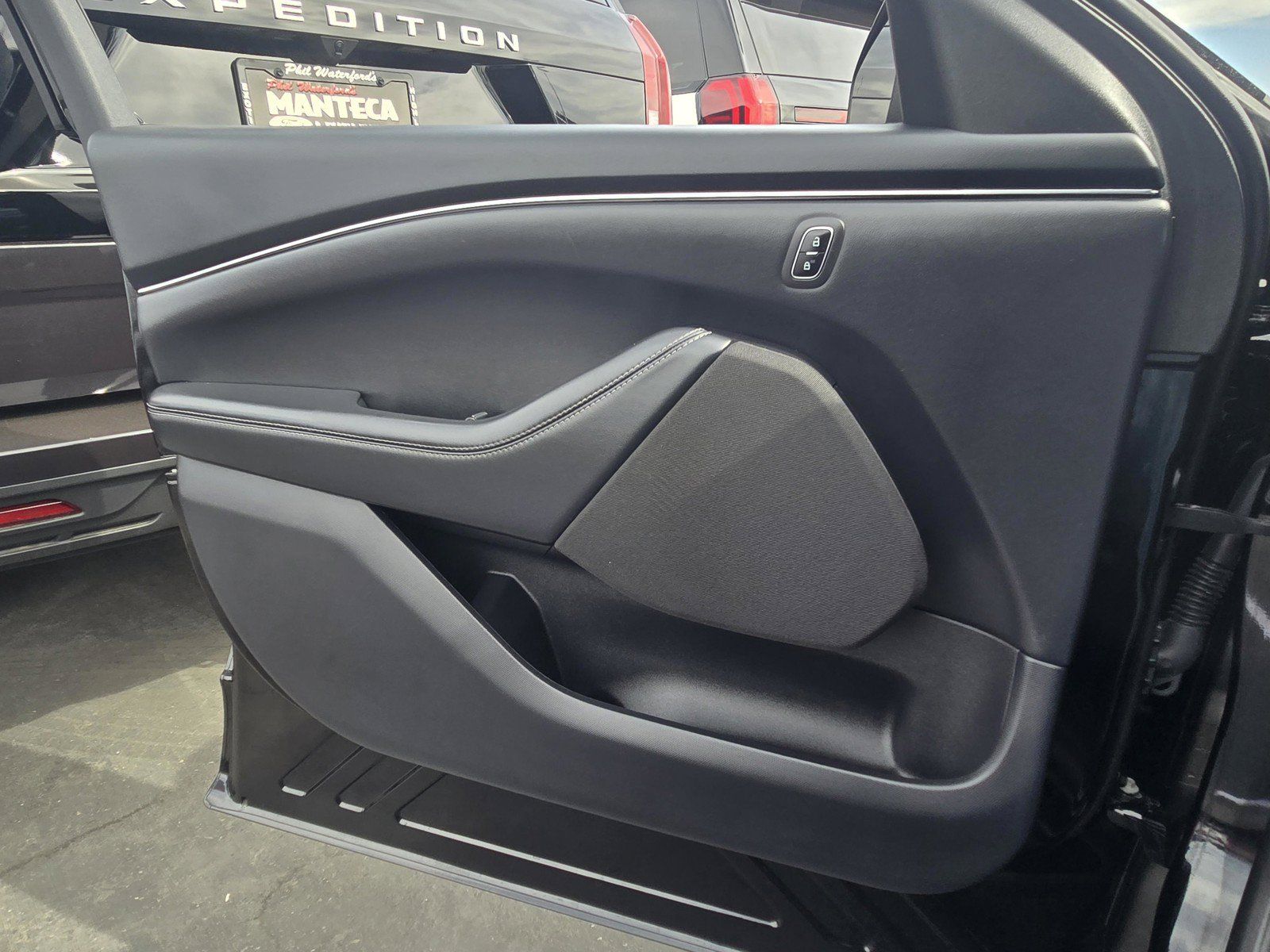 Used 2025 Ford Mustang Mach-E Select RWD image 14