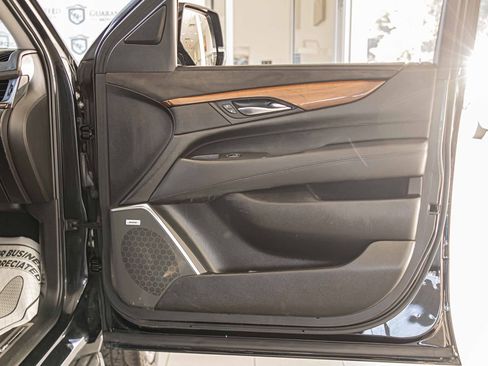 Used 2016 Cadillac Escalade ESV Premium image 42