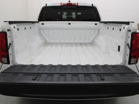 Used 2023 Chevrolet Colorado Trail Boss image 9