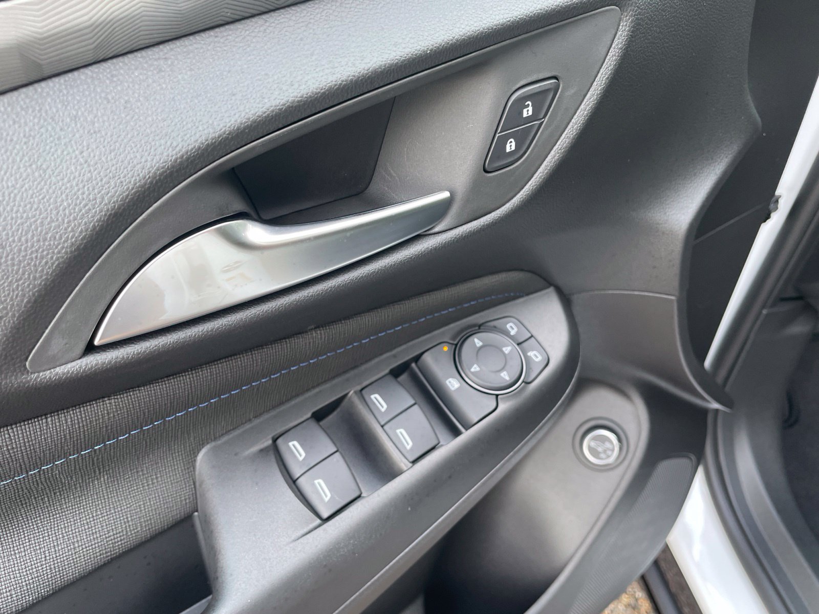 New 2026 Buick Envista Sport Touring w/ Convenience I Package FWD image 19