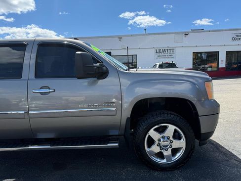 Used 2012 GMC Sierra 2500 Denali w/ Suspension Package, Off-Road AWD/4WD image 18