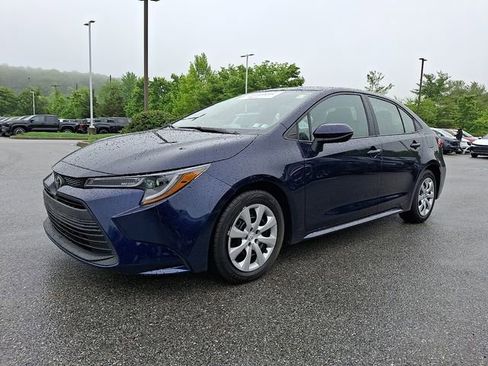 Certified 2024 Toyota Corolla LE FWD image 3