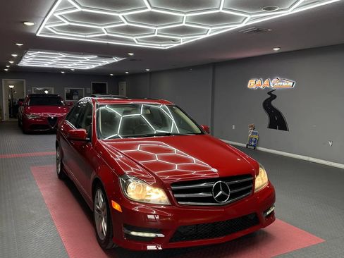 Used 2014 Mercedes-Benz C 250 Sedan image 1