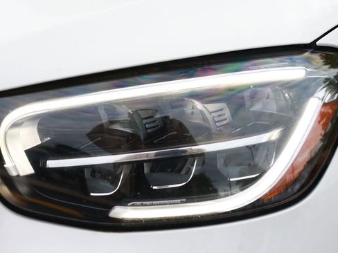 Used 2021 Mercedes-Benz GLC 300 4MATIC image 36