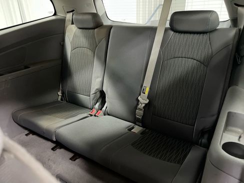 Used 2014 Chevrolet Traverse LS FWD image 23