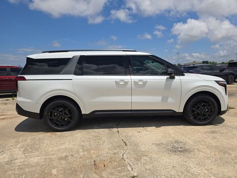 New 2026 Kia Carnival SX Prestige FWD image 9