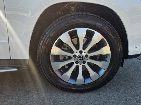 Used 2018 Mercedes-Benz GLS 450 4MATIC w/ Premium Package image 17