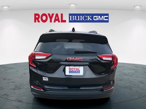 Used 2023 GMC Terrain SLE w/ Driver Convenience Package image 7