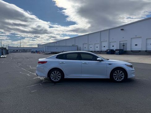 Used 2016 Kia Optima EX w/ Premium Package image 5