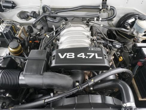 Used 2004 Toyota Sequoia SR5 RWD image 27