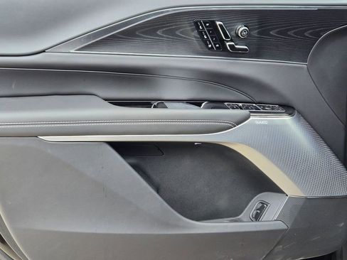 New 2026 Cadillac Lyriq Premium Luxury image 25