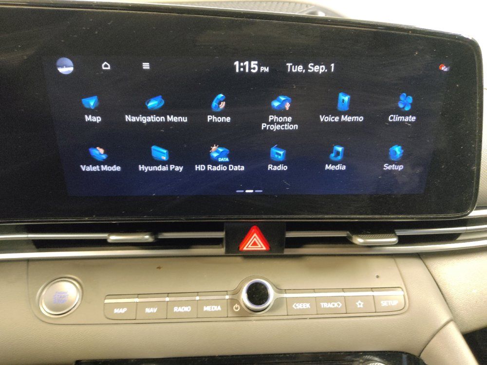 Used 2023 Hyundai Elantra SEL w/ Convenience Package FWD image 25