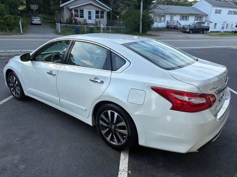 Used 2016 Nissan Altima 2.5 SL w/ 2.5 Technology w/LED Package FWD image 7