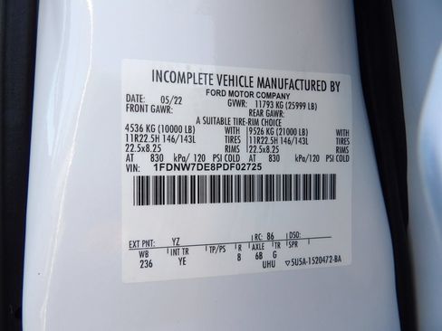 Used 2023 Ford F750 2WD Crew Cab Super Duty image 79