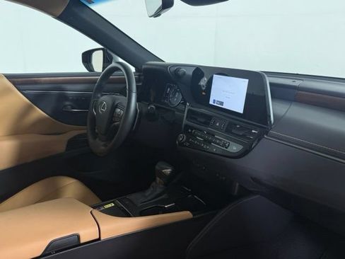 Used 2025 Lexus ES 350 w/ Premium Package FWD image 19
