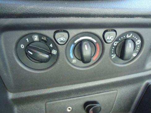 Used 2018 Ford Transit 250 138 image 18