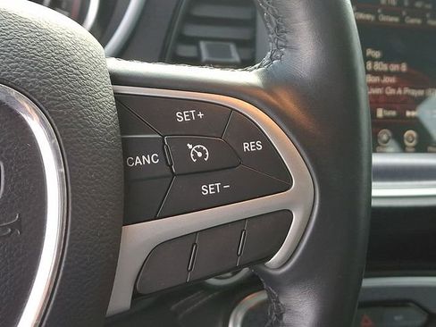 Used 2015 Dodge Challenger R/T Plus image 25