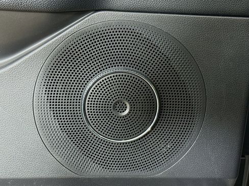 Used 2024 Ford Expedition XLT image 22