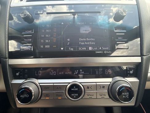 Used 2017 Subaru Outback 2.5i Premium image 10