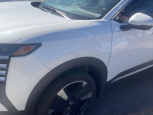 Certified 2025 Nissan Kicks SR w/ Illumination Package image 2