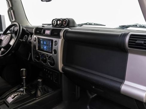 Used 2010 Toyota FJ Cruiser 4WD image 14