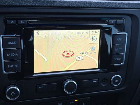 Used 2012 Volkswagen Jetta TDI FWD image 18