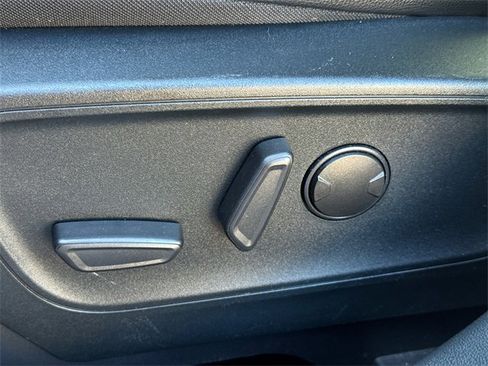 Used 2020 Ford Escape Titanium w/ Titanium Premium Package 2.0 image 21