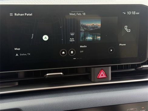 Used 2025 Kia Carnival EX image 19