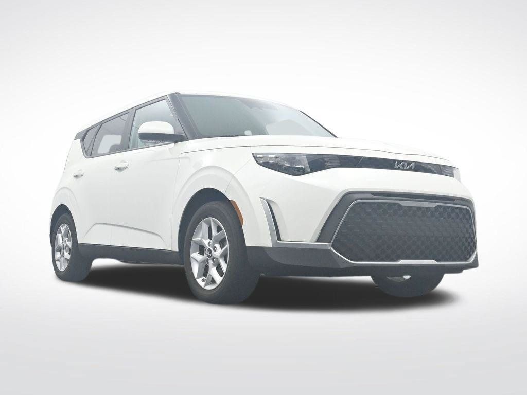 Used 2023 Kia Soul LX w/ Option Group 015 FWD image 32