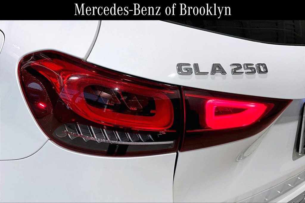 Certified 2022 Mercedes-Benz GLA 250 4MATIC image 28