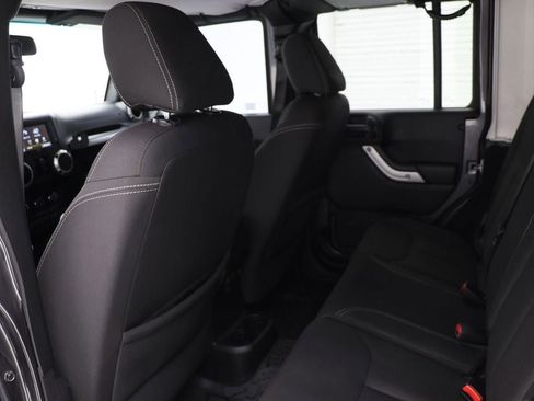 Used 2017 Jeep Wrangler Unlimited Rubicon w/ Dual Top Group image 14