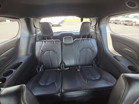Used 2025 Chrysler Pacifica Select FWD image 22