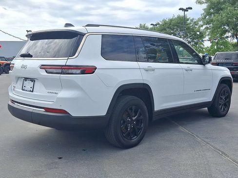 Used 2023 Jeep Grand Cherokee L Limited AWD/4WD image 6