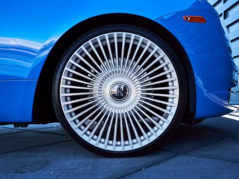 Used 2020 Rolls-Royce Wraith RWD image 22