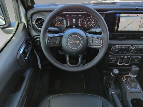 New 2025 Jeep Gladiator Sport image 15