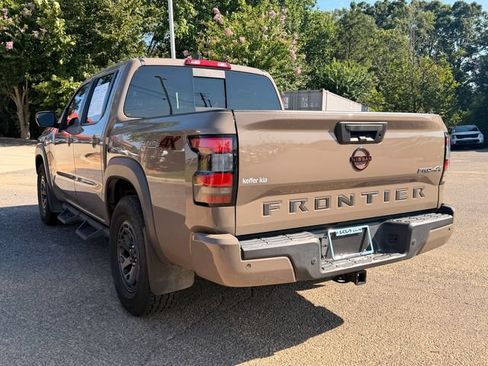 Used 2023 Nissan Frontier PRO-4X w/ Pro-4X Premium Package AWD/4WD image 8