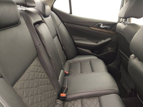 Used 2016 Nissan Maxima Platinum FWD image 19