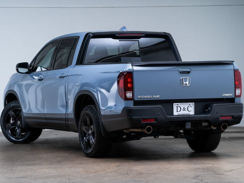 Used 2022 Honda Ridgeline Black Edition image 4