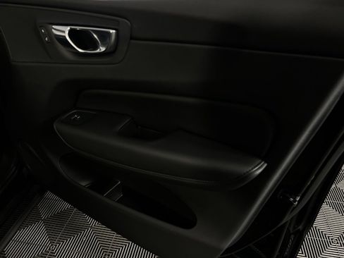 Used 2025 Volvo XC60 B5 Plus image 35